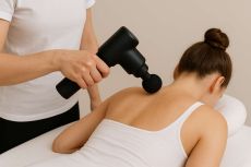 Vibra-Mix Massage Trier Vibrationsgestützte Massage-Anwendung zur tiefenwirksamen Entspannung der Muskulatur in Trier.